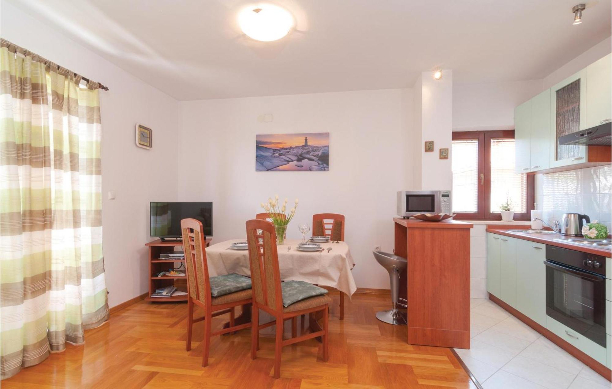 Lovely Apartment In Split With Wifi Exterior photo